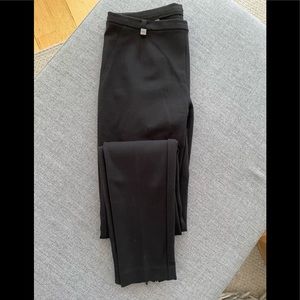 Stretchy leggings with ankle zippers